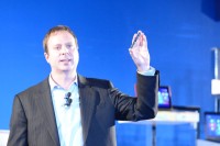 Kirk Skaugen z Intelu a 3D senzor