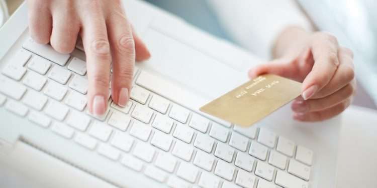 Vláda zavede sedmiprocentní digitální daň pro internetové giganty