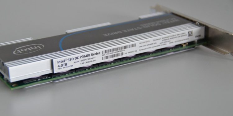 Feromagnetický může být i LSMO