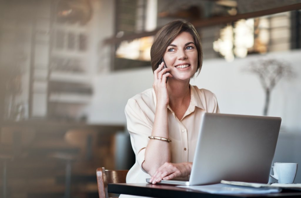 Kontaktní centra musí nabídnout telefon, chat, SMS a e-mailovou komunikaci.
