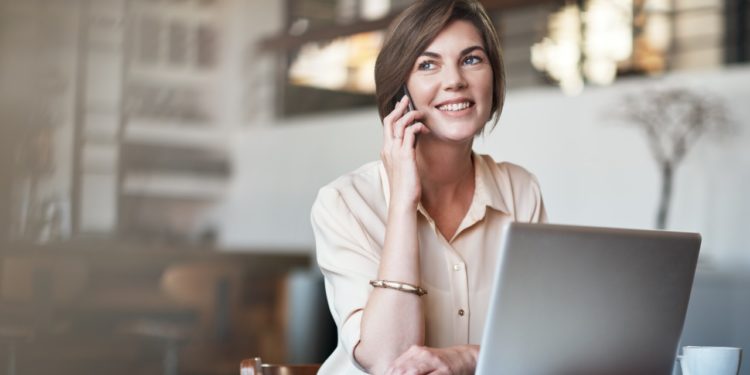 Kontaktní centra musí nabídnout telefon, chat, SMS a e-mailovou komunikaci.