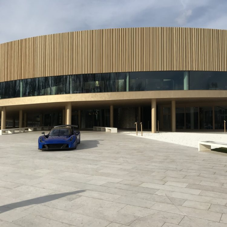 Dallara závodí s Lenovem