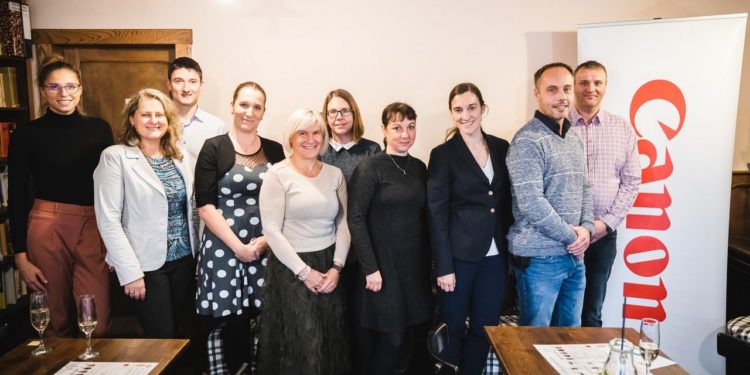 Canon - Kopírka hledá kancelář