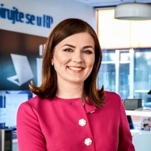 Erika Lindauerová, HP