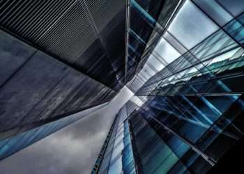 Kouzla zbavené? Nepravděpodobné řešení hrozící personální krize ve finančních službách