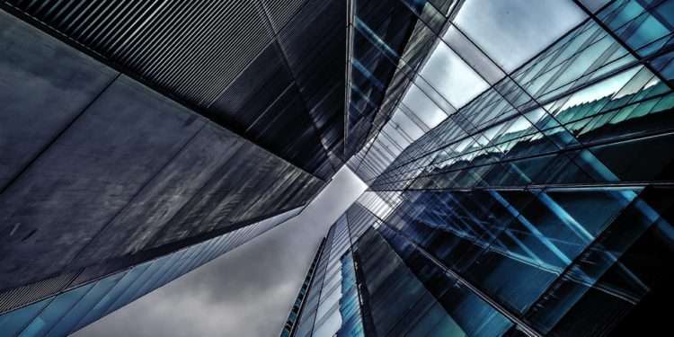 Kouzla zbavené? Nepravděpodobné řešení hrozící personální krize ve finančních službách