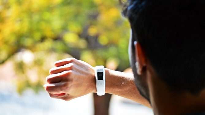 Fitbit stahuje zhruba 1,7 milionu chytrých hodinek Ionic kvůli hrozbě přehřátí