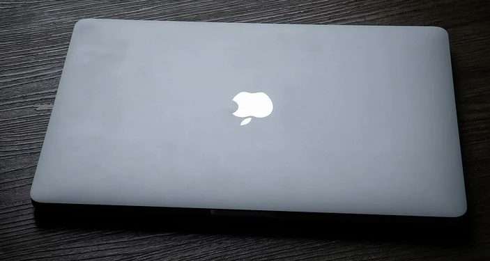 Apple rozšiřuje možnost opravy doma i na některé notebooky MacBook