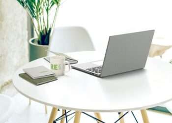 Acer uvádí první notebooky Acer Aspire Go s různými možnostmi procesorů a displejů, které jsou dostupné pro běžné uživatele