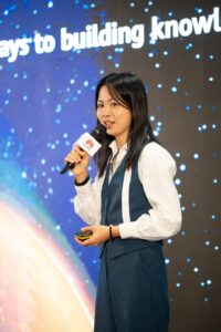 Jing Fang, vedoucí expertka UNESCO, sdílí své názory na spolupráci mezi společnostmi Huawei a UNESCO v oblasti vzdělávání talentů.